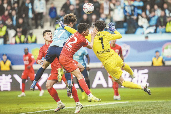 海港客场0比1负大连英博 三连冠卫冕之路遇阻