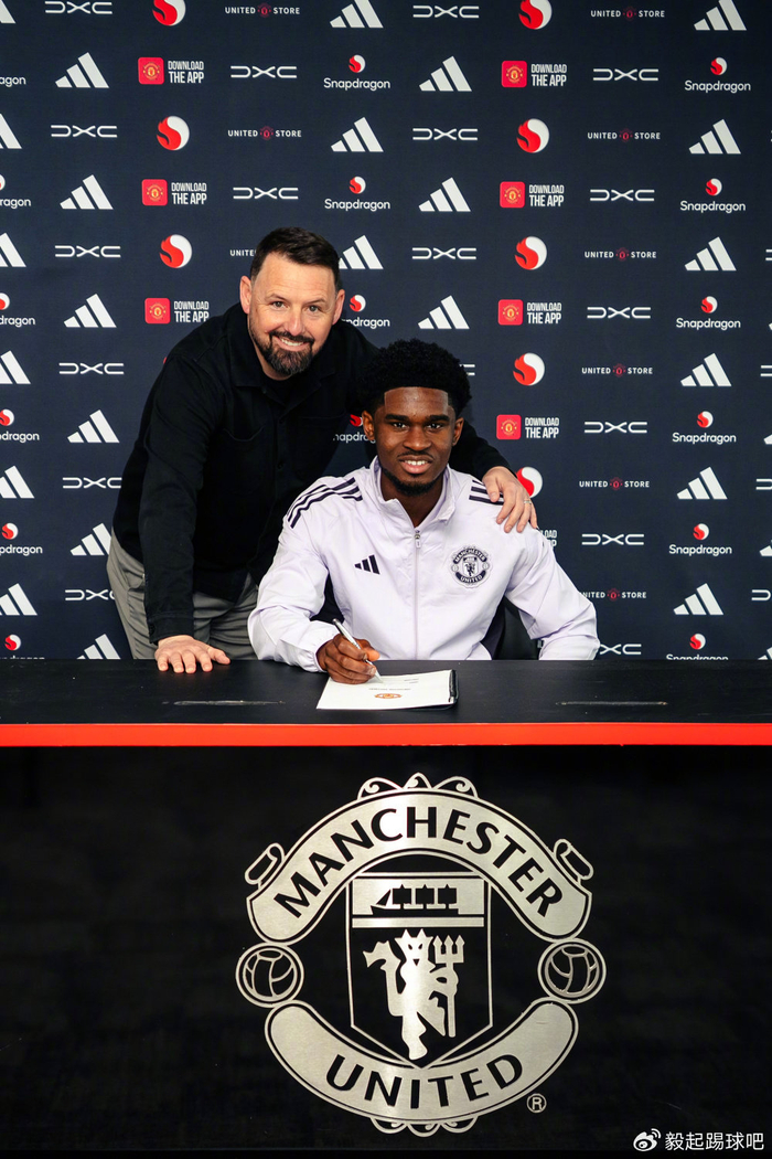 曼联青训新星续约至2028年或成一线队常客