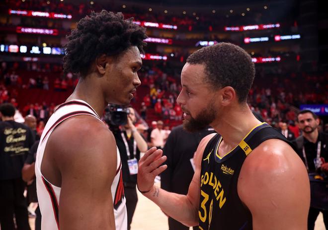 火箭客场挑战勇士争夺季后赛席位