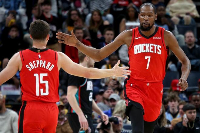 火箭客场挑战勇士争夺季后赛席位